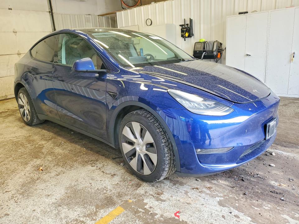 56767556 :رقم المزاد ، 5YJYGDEE3MF255985 vin ، 2021 Tesla Model Y مزاد بيع