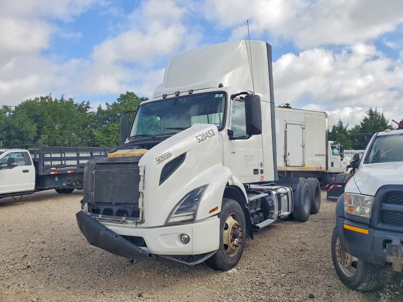 56265556 :رقم المزاد ، 4V4WC9DH5LN258340 vin ، 2020 Volvo Vnr مزاد بيع