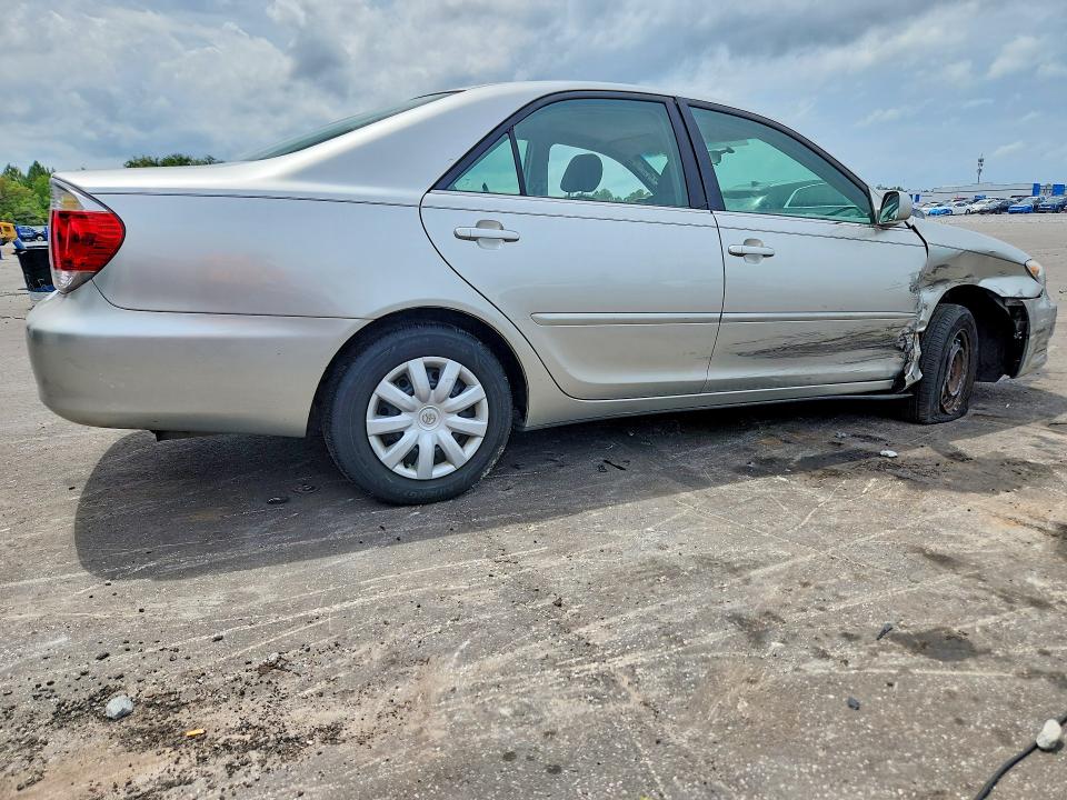 2005 Toyota Camry მანქანა იყიდება აუქციონზე, vin: 4T1BE32K55U546363, აუქციონის ნომერი: 57740946