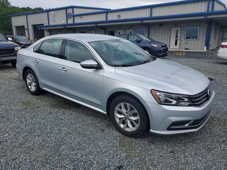 2017 Volkswagen Passat მანქანა იყიდება აუქციონზე, vin: 1VWAT7A34HC058567, აუქციონის ნომერი: 55930086