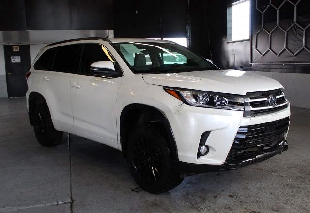 Auction sale of the 2018 Toyota Highlander, vin: 5TDJZRFH4JS883515, lot number: 56362356