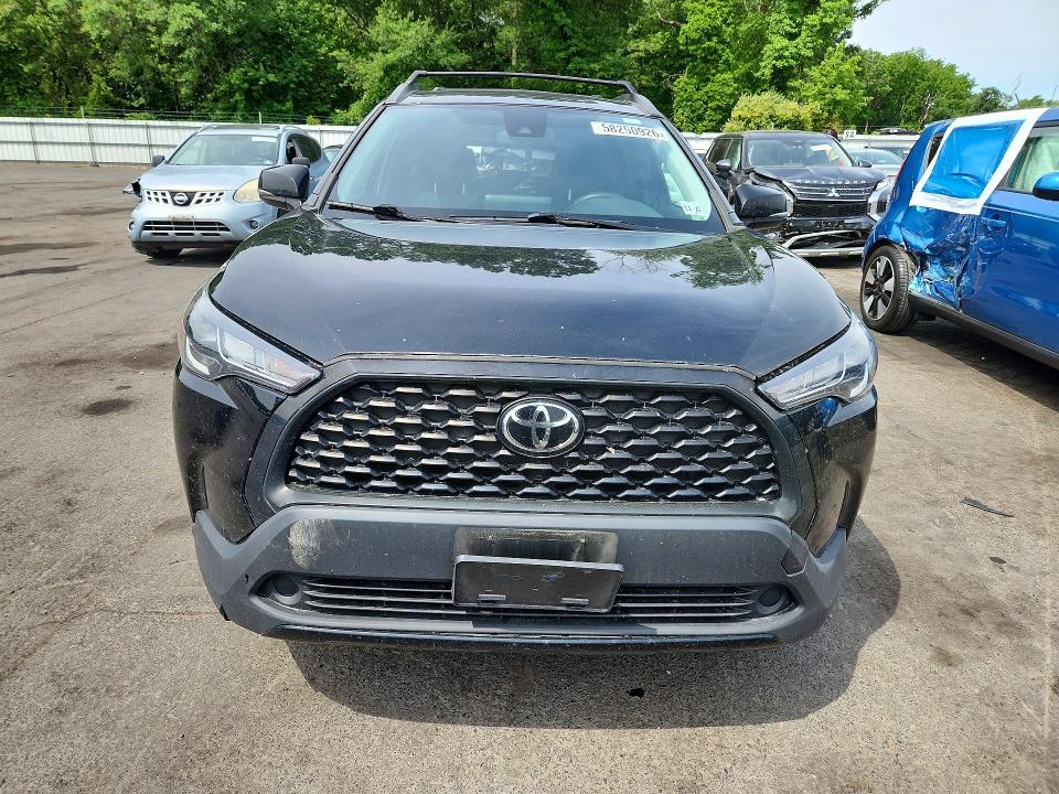 58250926 :رقم المزاد ، 7MUCAABG7NV040015 vin ، 2022 Toyota Corolla Cross مزاد بيع