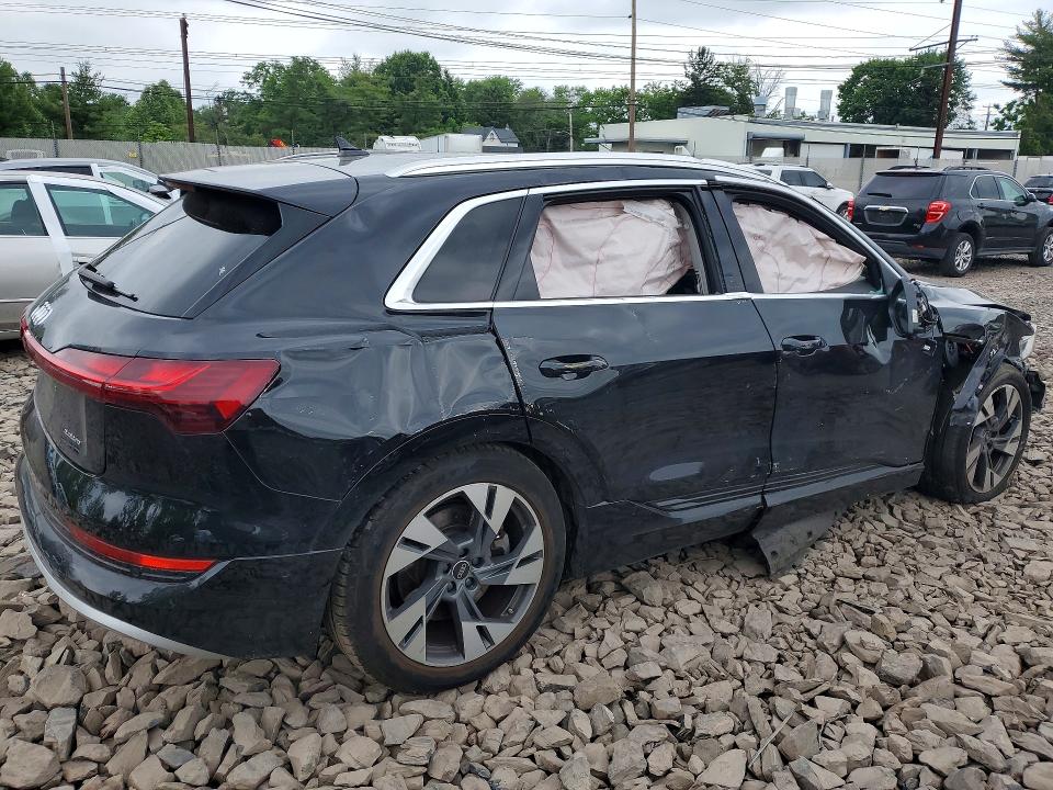 56513026 :رقم المزاد ، WA1LABGE4NB014562 vin ، 2022 Audi E-tron مزاد بيع