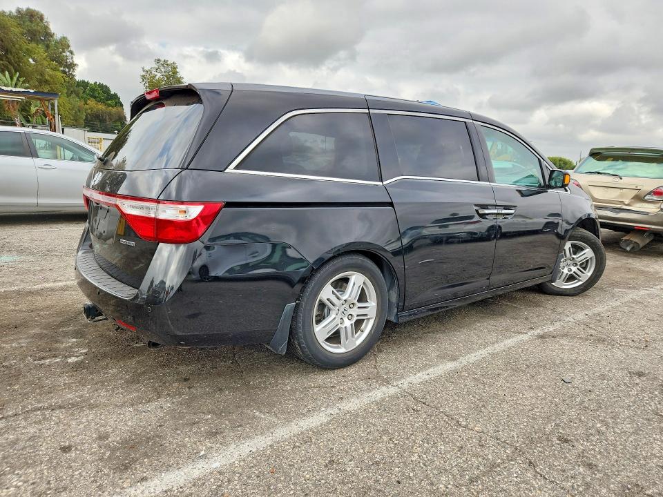 59003416 :رقم المزاد ، 5FNRL5H95BB049116 vin ، 2011 Honda Odyssey مزاد بيع