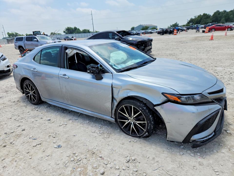 2022 Toyota Camry მანქანა იყიდება აუქციონზე, vin: 4T1G11AK7NU004401, აუქციონის ნომერი: 57905486