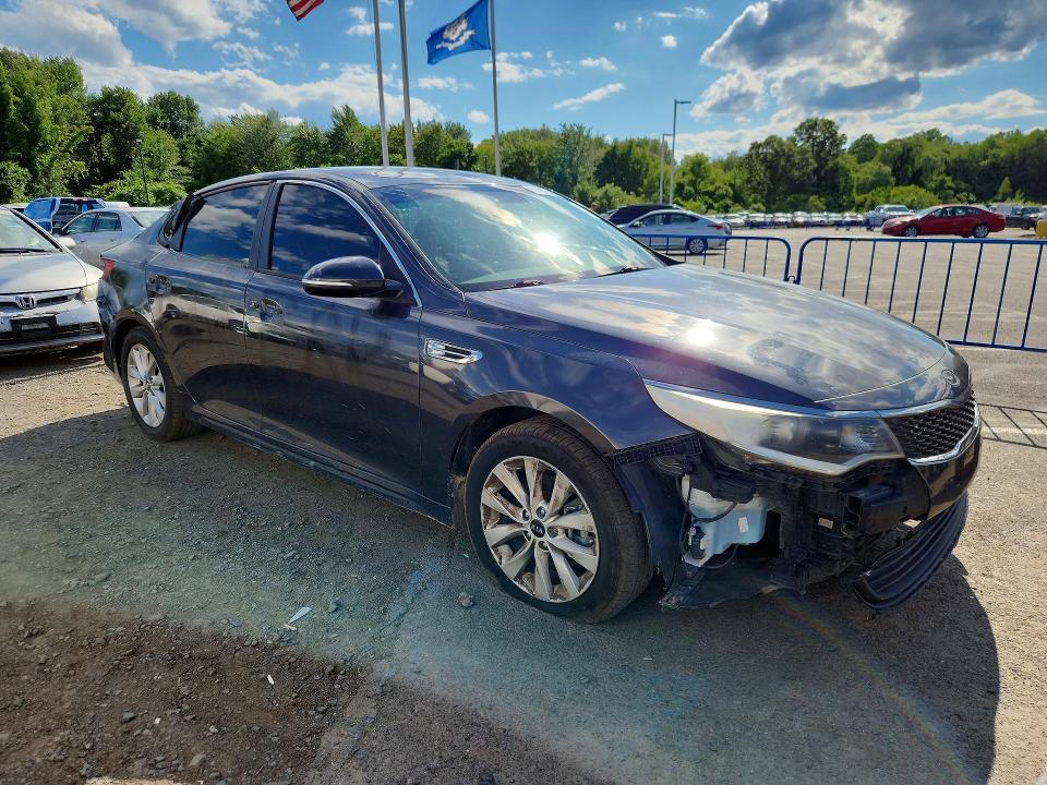 2017 Kia Optima მანქანა იყიდება აუქციონზე, vin: 5XXGT4L37HG123792, აუქციონის ნომერი: 57893386