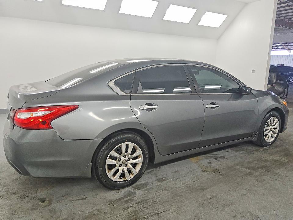 Продаж на аукціоні авто 2018 Nissan Altima, vin: 1N4AL3AP6JC129276, номер лоту: 54885326