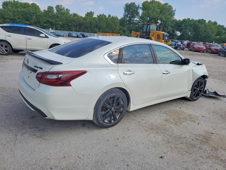 2018 Nissan Altima მანქანა იყიდება აუქციონზე, vin: 1N4AL3AP0JC269565, აუქციონის ნომერი: 56103916