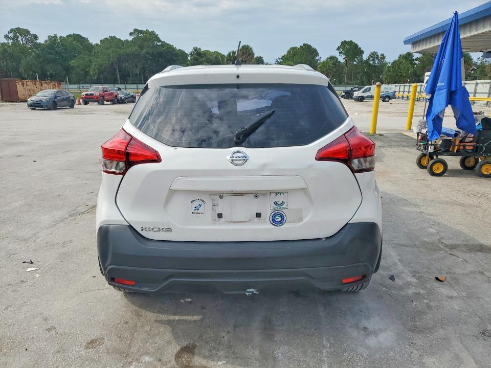 2018 Nissan Kicks მანქანა იყიდება აუქციონზე, vin: 3N1CP5CU3JL512038, აუქციონის ნომერი: 55794366