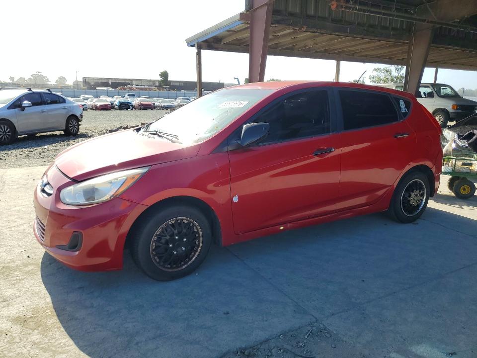 55813616 :رقم المزاد ، KMHCT5AE6FU213205 vin ، 2015 Hyundai Accent مزاد بيع
