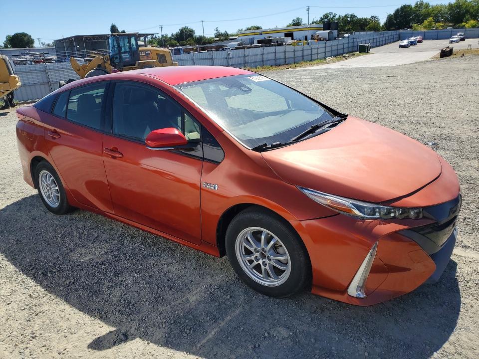 2017 Toyota Prius Prime მანქანა იყიდება აუქციონზე, vin: JTDKARFP7H3064223, აუქციონის ნომერი: 57263536