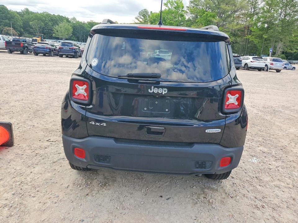 56821736 :رقم المزاد ، ZACNJDB17NPN70494 vin ، 2022 Jeep Renegade مزاد بيع