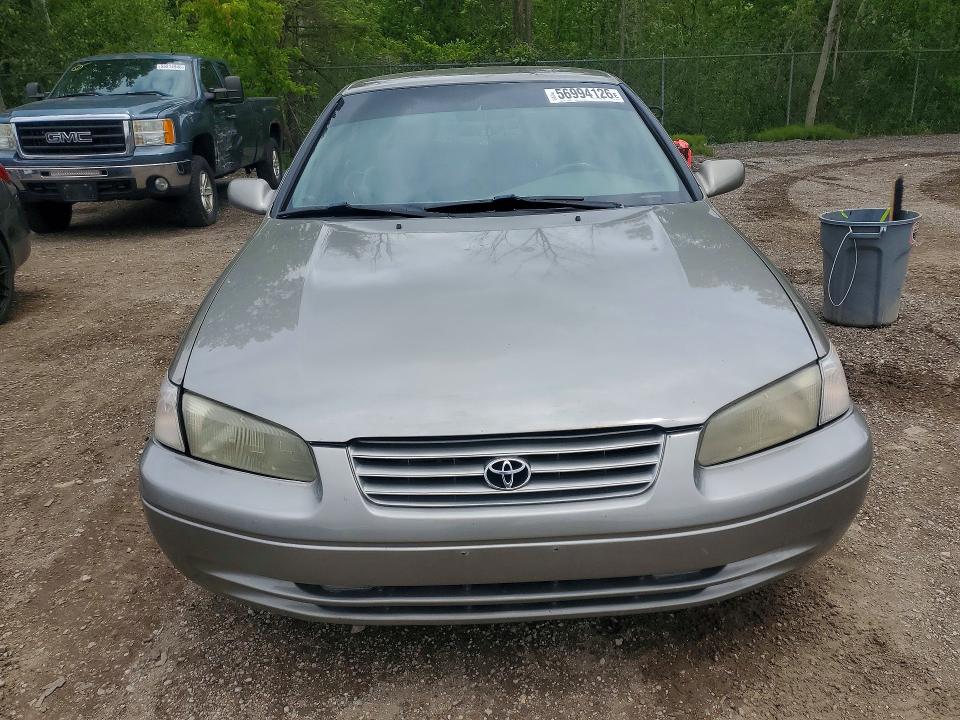 56994126 :رقم المزاد ، 4T1BG22K8VU061946 vin ، 1997 Toyota Camry مزاد بيع