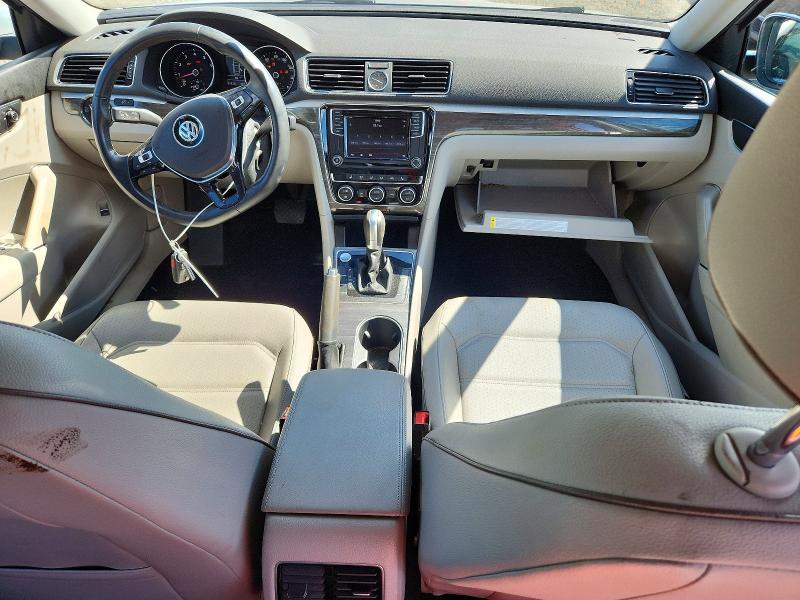 58004546 :رقم المزاد ، 1VWBT7A37HC051066 vin ، 2017 Volkswagen Passat مزاد بيع