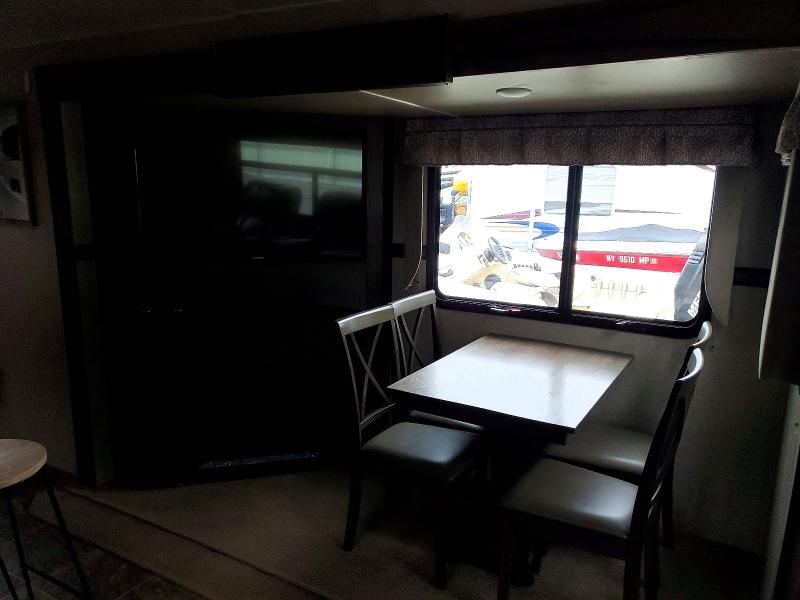 2017 Rockwood Travel Trailer მანქანა იყიდება აუქციონზე, vin: 4X4TRLJ21H1873082, აუქციონის ნომერი: 59050456