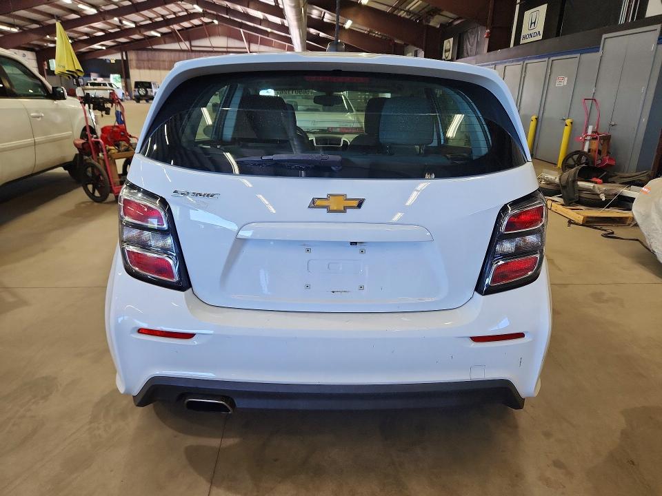 56901126 :رقم المزاد ، 1G1JG6SH7J4132925 vin ، 2018 Chevrolet Sonic مزاد بيع