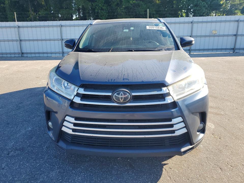 55915836 :رقم المزاد ، 5TDKZRFH7JS280711 vin ، 2018 Toyota Highlander مزاد بيع