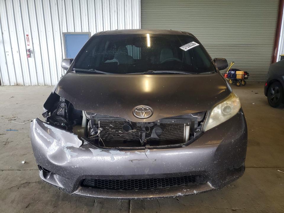 57550336 :رقم المزاد ، 5TDKK3DC5BS050336 vin ، 2011 Toyota Sienna مزاد بيع
