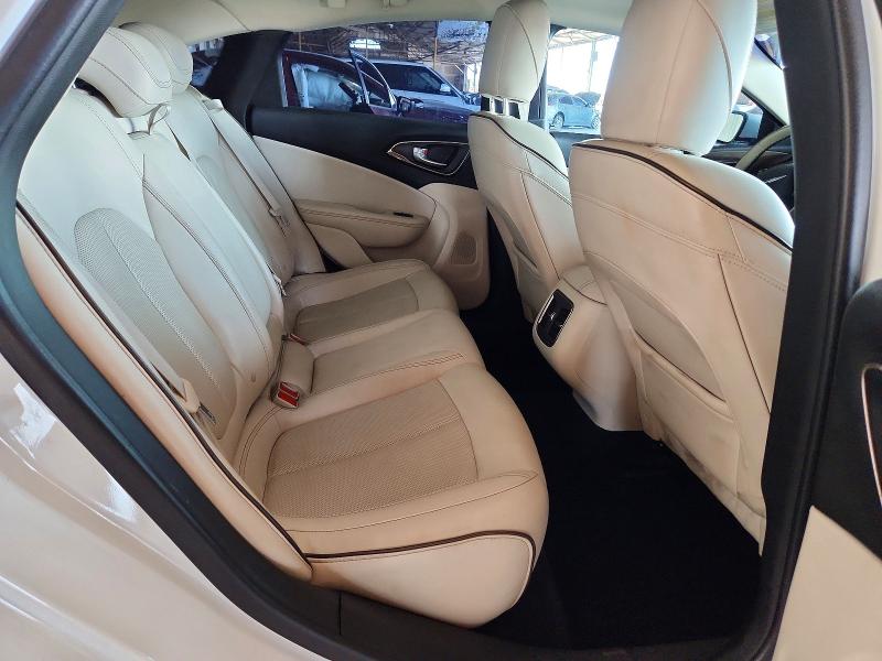 57608486 :رقم المزاد ، 1C3CCCCG5FN565438 vin ، 2015 Chrysler 200 مزاد بيع