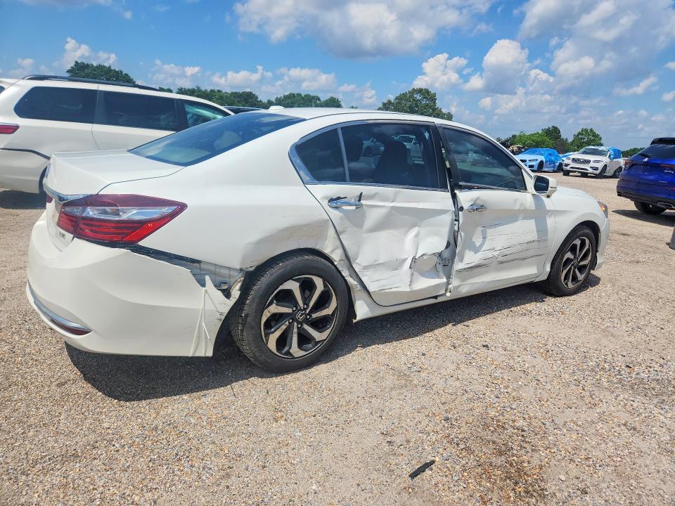 55211526 :رقم المزاد ، 1HGCR3F03GA031860 vin ، 2016 Honda Accord مزاد بيع