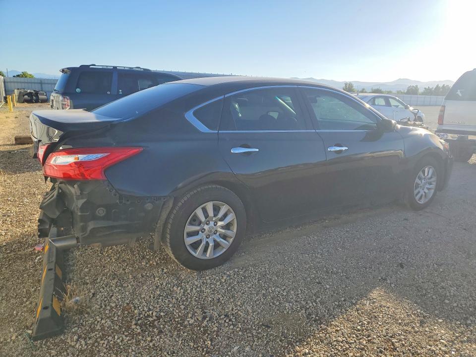 2017 Nissan Altima მანქანა იყიდება აუქციონზე, vin: 1N4AL3AP5HC296724, აუქციონის ნომერი: 57038036