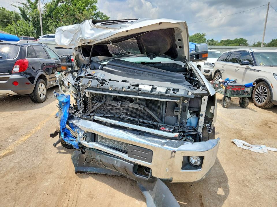 Продаж на аукціоні авто 2018 Chevrolet Silverado, vin: 1GC1KWEY9JF217500, номер лоту: 55950546