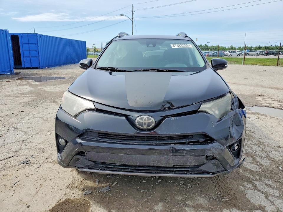57688866 :رقم المزاد ، 2T3RFREV1JW784894 vin ، 2018 Toyota Rav4 مزاد بيع