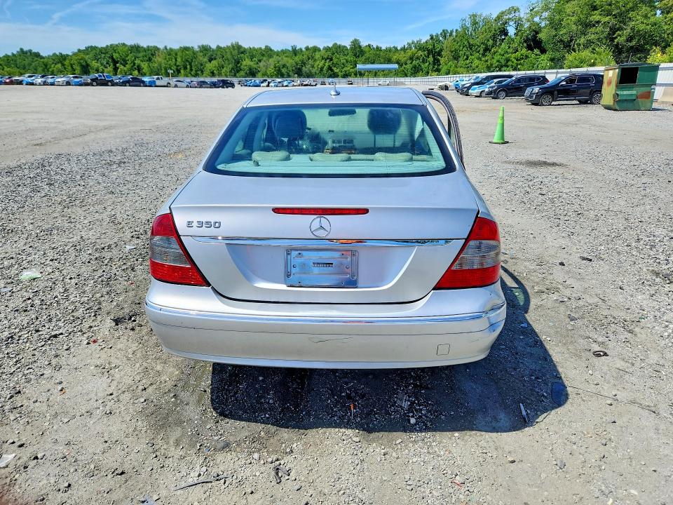 57223056 :رقم المزاد ، WDBUF56X47B077727 vin ، 2007 Mercedes-benz E مزاد بيع