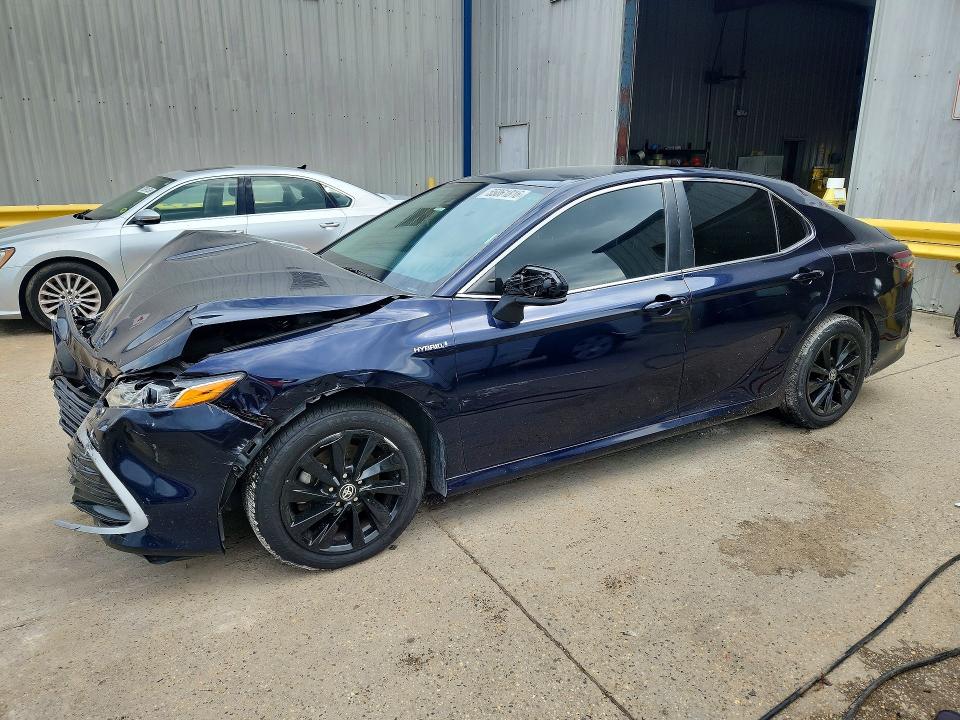 55061816 :رقم المزاد ، 4T1C31AK5MU556342 vin ، 2021 Toyota Camry مزاد بيع