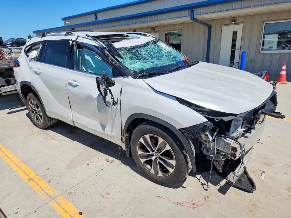 Продаж на аукціоні авто 2022 Toyota Highlander, vin: 5TDHZRBH2NS214590, номер лоту: 56063316
