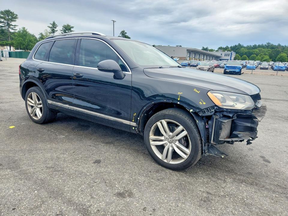 2012 Volkswagen Touareg მანქანა იყიდება აუქციონზე, vin: WVGFK9BP1CD005526, აუქციონის ნომერი: 58185436