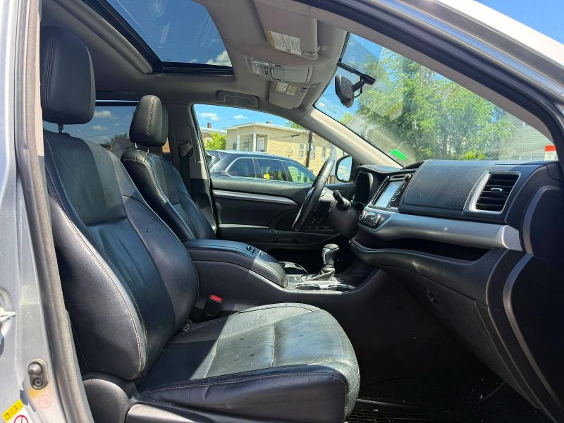 57941246 :رقم المزاد ، 5TDJKRFH3FS075698 vin ، 2015 Toyota Highlander مزاد بيع