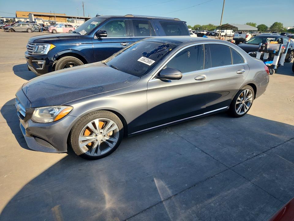 55622686 :رقم المزاد ، 55SWF4JB8HU176466 vin ، 2017 Mercedes-benz C مزاد بيع