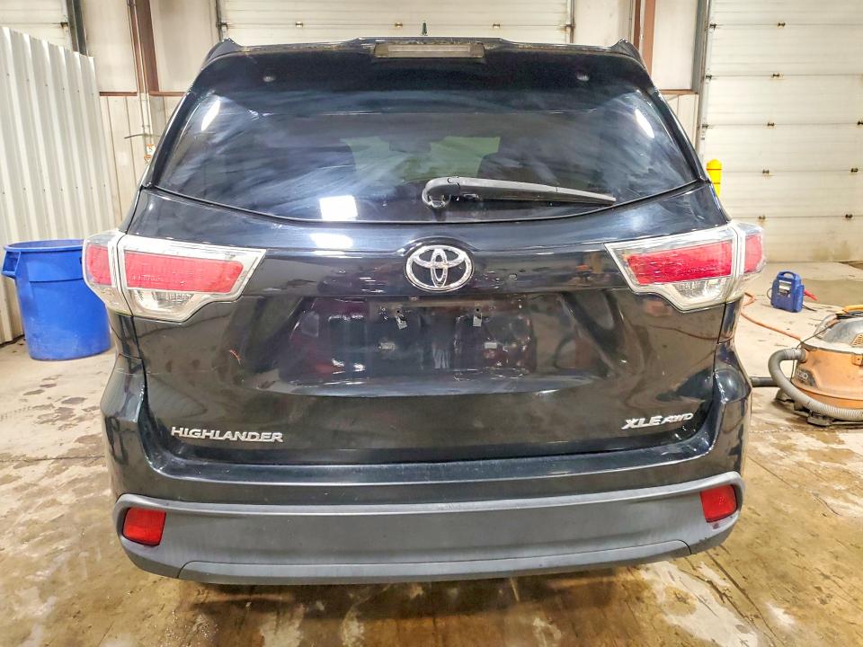 Продажа на аукционе авто 2015 Toyota Highlander, vin: 5TDJKRFH7FS201576, номер лота: 56820016
