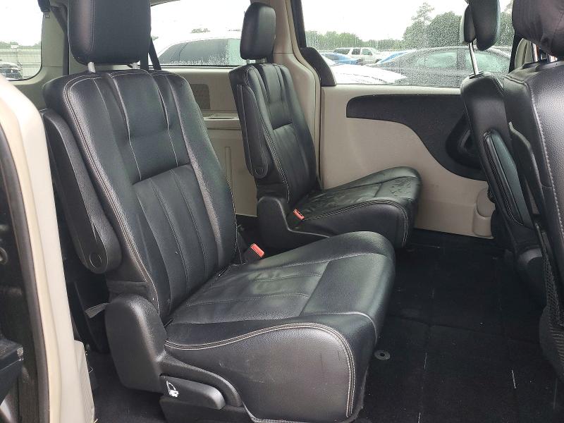 57524946 :رقم المزاد ، 2C4RC1BG5FR537640 vin ، 2015 Chrysler Town & Country مزاد بيع