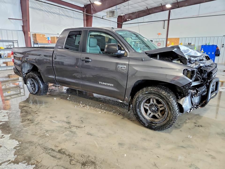 55535366 :رقم المزاد ، 5TFUW5F17HX621350 vin ، 2017 Toyota Tundra مزاد بيع