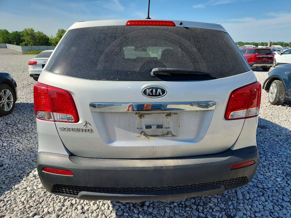 2013 Kia Sorento მანქანა იყიდება აუქციონზე, vin: 5XYKTDA62DG356511, აუქციონის ნომერი: 56075476