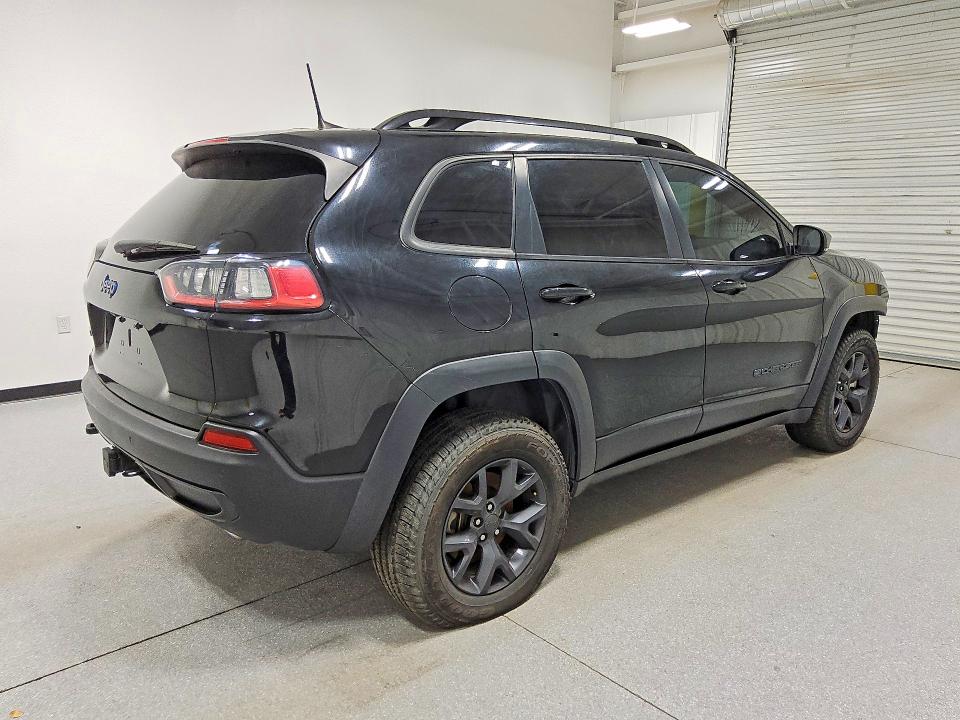 58786196 :رقم المزاد ، 1C4PJMCX8KD441138 vin ، 2019 Jeep Cherokee مزاد بيع