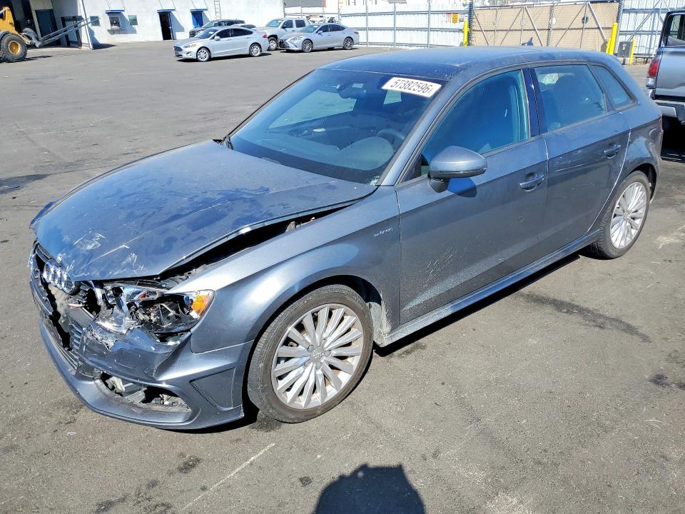 57882596 :رقم المزاد ، WAUUPBFF0GA132827 vin ، 2016 Audi A3 مزاد بيع