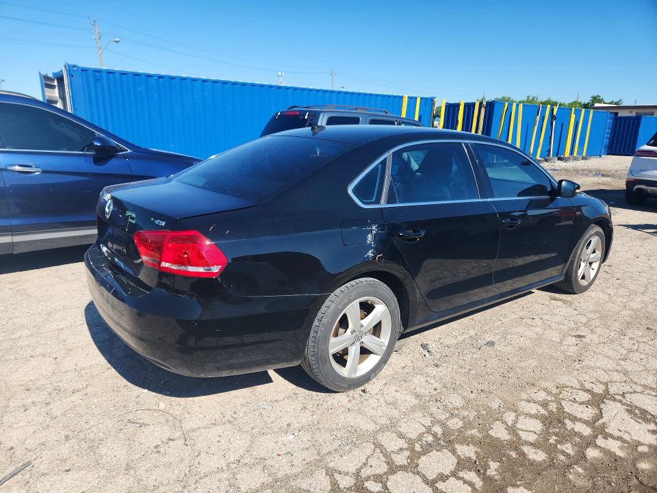 57812836 :رقم المزاد ، 1VWAT7A33FC114558 vin ، 2015 Volkswagen Passat مزاد بيع