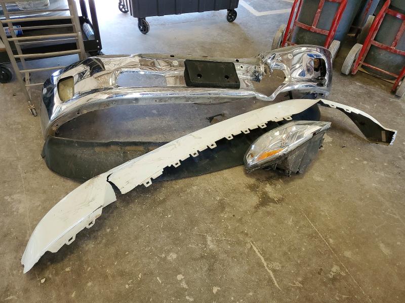 59194816 :رقم المزاد ، 1C6RR6LT5KS529500 vin ، 2019 Ram 1500 Classic مزاد بيع