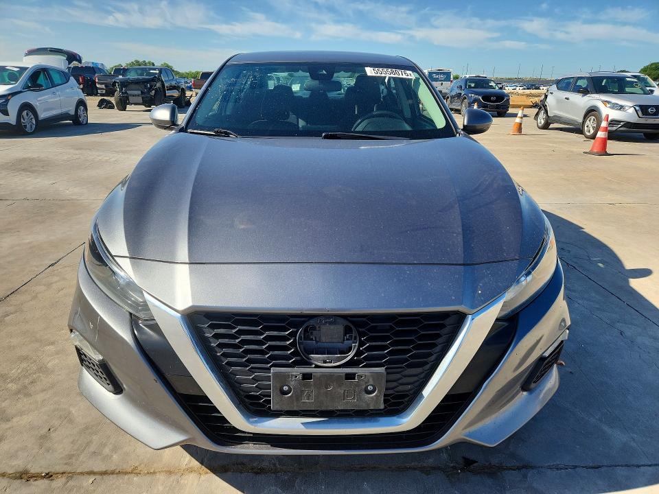 55558076 :رقم المزاد ، 1N4BL4BV0NN306762 vin ، 2022 Nissan Altima مزاد بيع