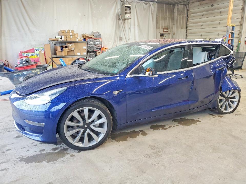 56531826 :رقم المزاد ، 5YJ3E1EB0JF097721 vin ، 2018 Tesla Model 3 مزاد بيع