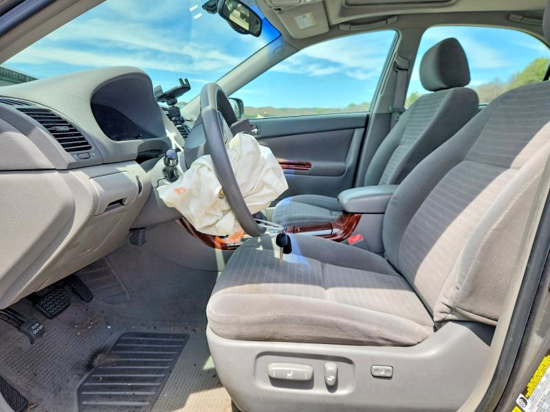 57415506 :رقم المزاد ، 4T1BE30K25U554665 vin ، 2005 Toyota Camry مزاد بيع
