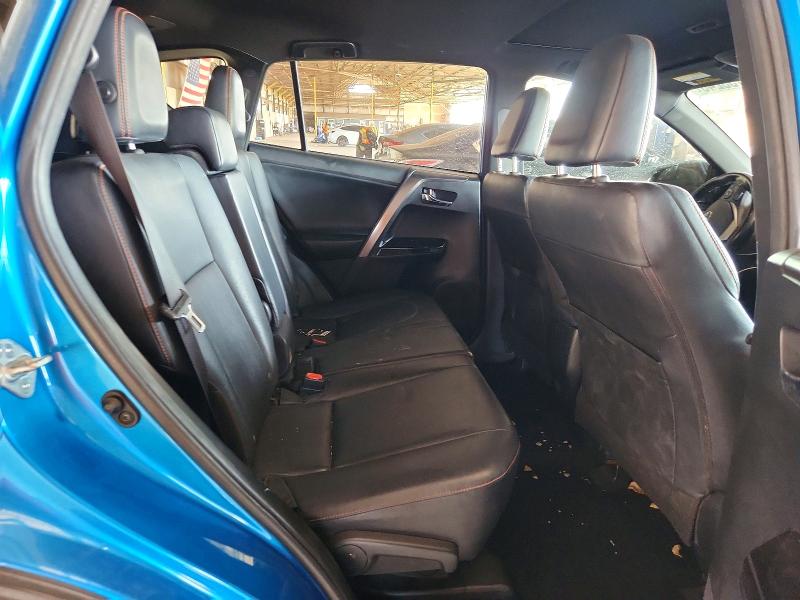 56155246 :رقم المزاد ، JTMNFREV1JD109932 vin ، 2018 Toyota Rav4 مزاد بيع