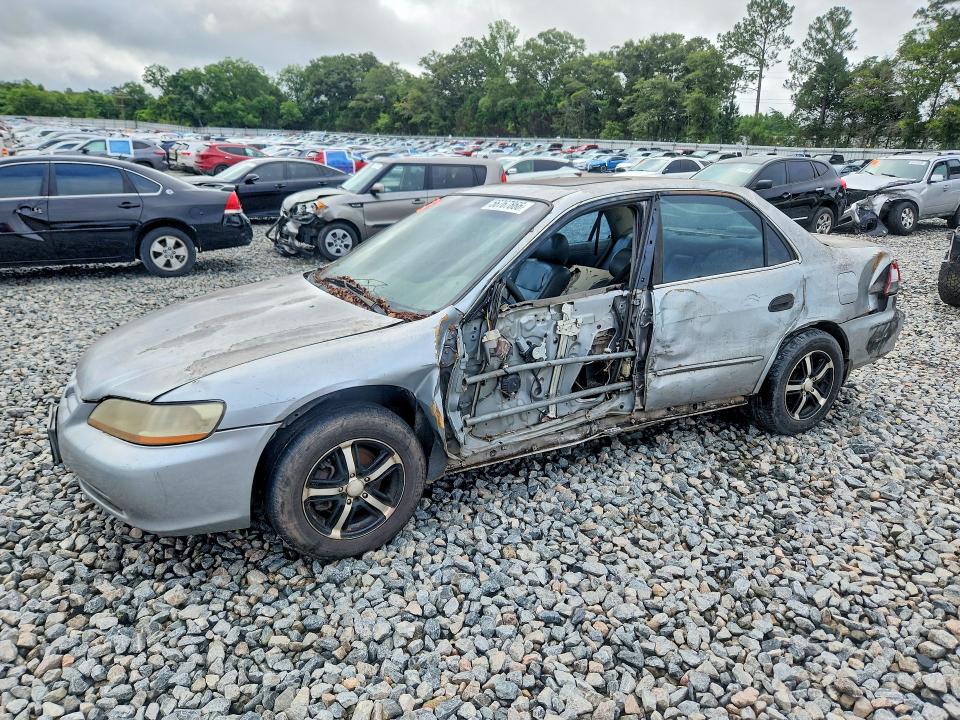 2001 Honda Accord მანქანა იყიდება აუქციონზე, vin: 1HGCG165X1A081085, აუქციონის ნომერი: 56767866