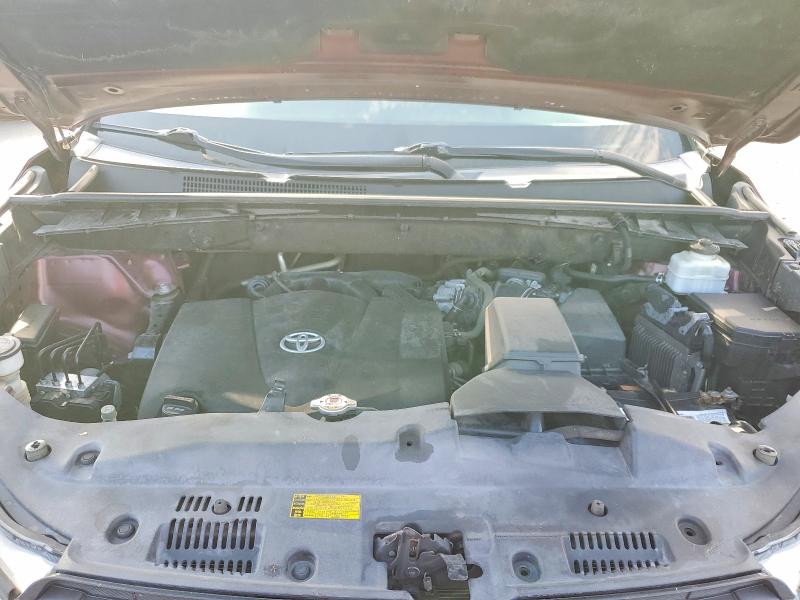 57438786 :رقم المزاد ، 5TDZZRFH9KS296411 vin ، 2019 Toyota Highlander مزاد بيع