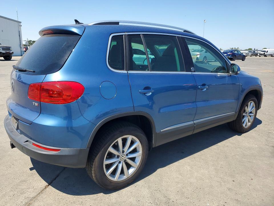 2017 Volkswagen Tiguan მანქანა იყიდება აუქციონზე, vin: WVGRV7AX7HW511030, აუქციონის ნომერი: 58077396