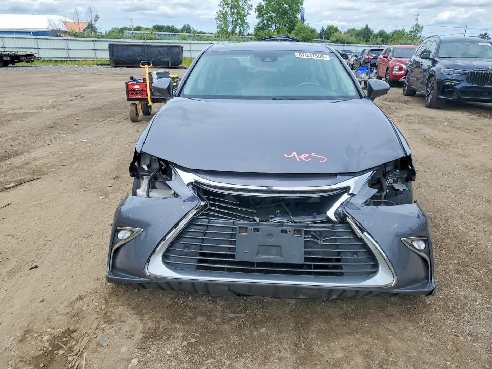 57837506 :رقم المزاد ، 58ABK1GG6GU004198 vin ، 2016 Lexus Es مزاد بيع