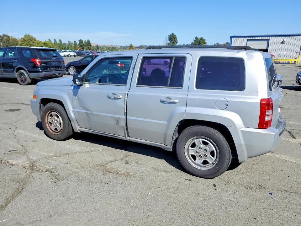 2010 Jeep Patriot მანქანა იყიდება აუქციონზე, vin: 1J4NT2GB8AD660050, აუქციონის ნომერი: 57022556